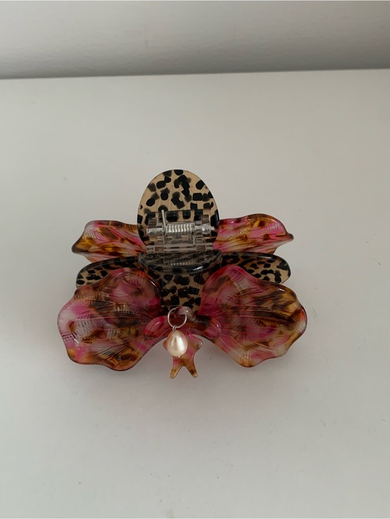 CHUNKS cougar orchid claw clip main image 6